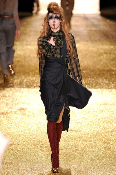 Look 19